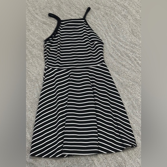 Aqua Dresses & Skirts - Aqua Black and White Strapless Dress
